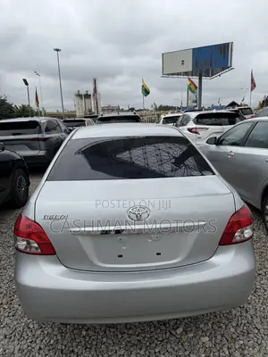 Toyota Belta 2013 Silver