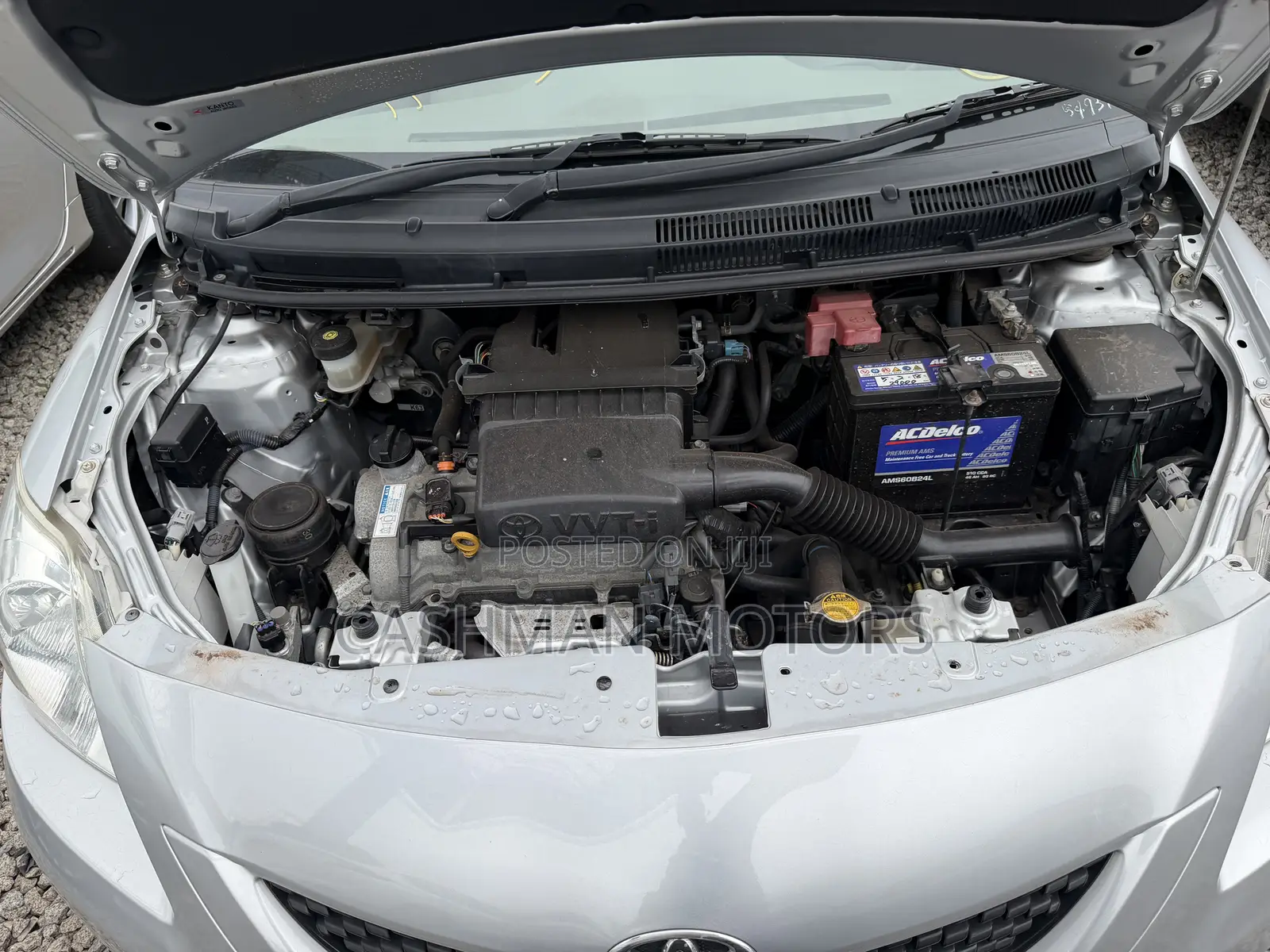 Toyota Belta 2013 Silver