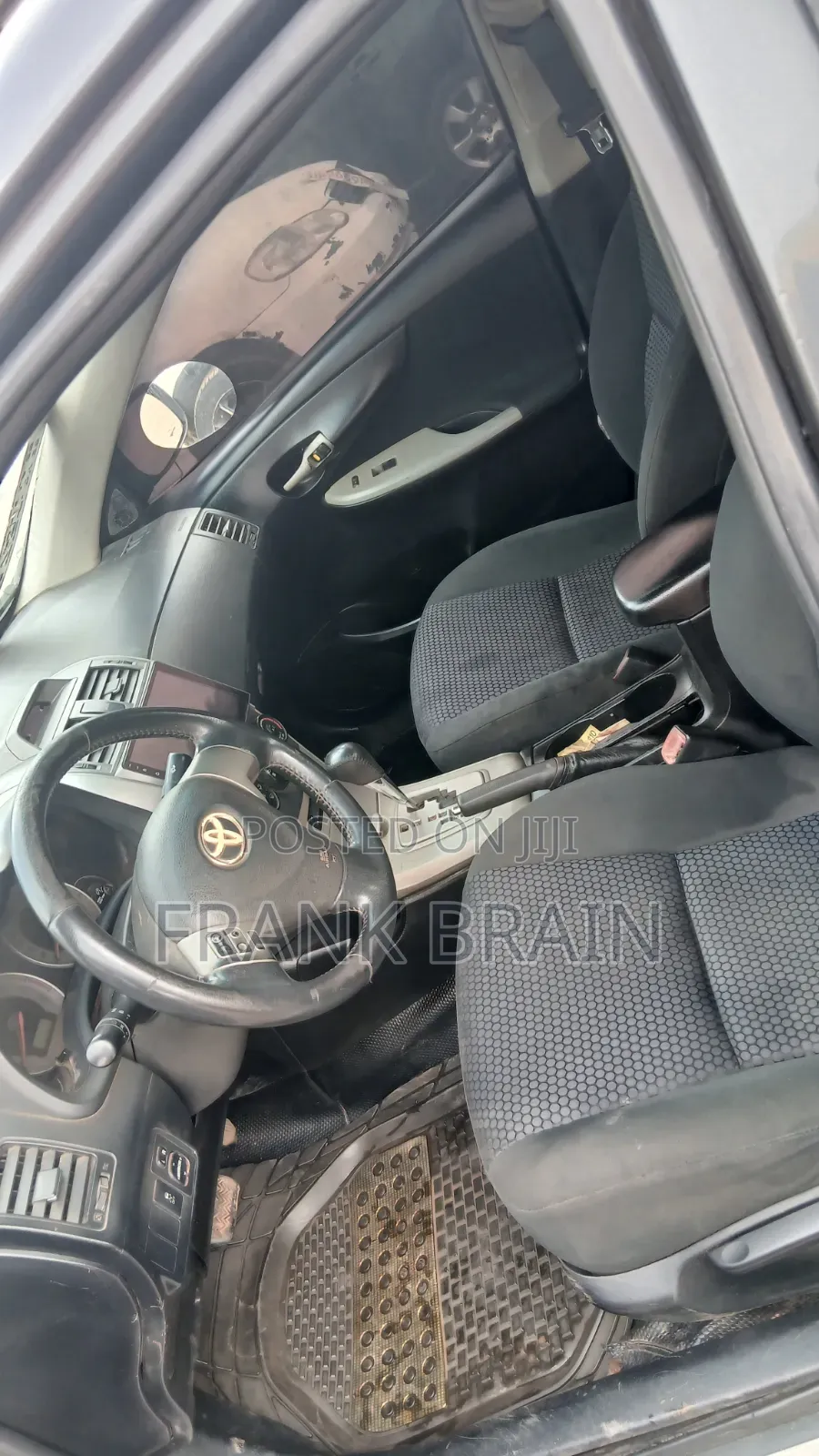 Toyota Corolla LE 4dr Sedan (1.8L 4cyl 4A) 2013 Gray