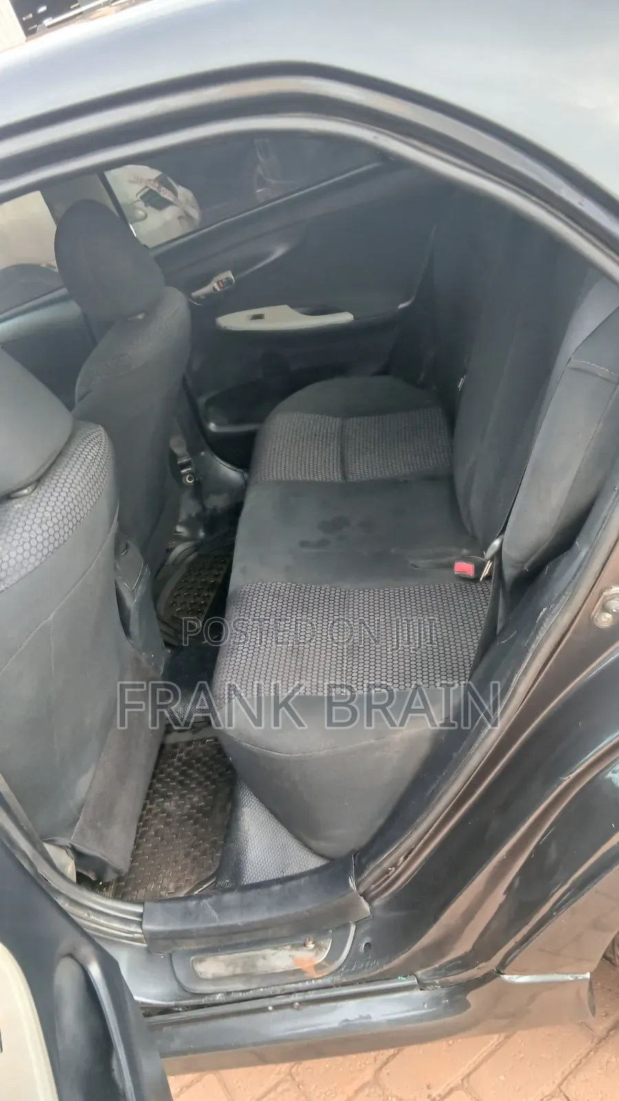 Toyota Corolla LE 4dr Sedan (1.8L 4cyl 4A) 2013 Gray