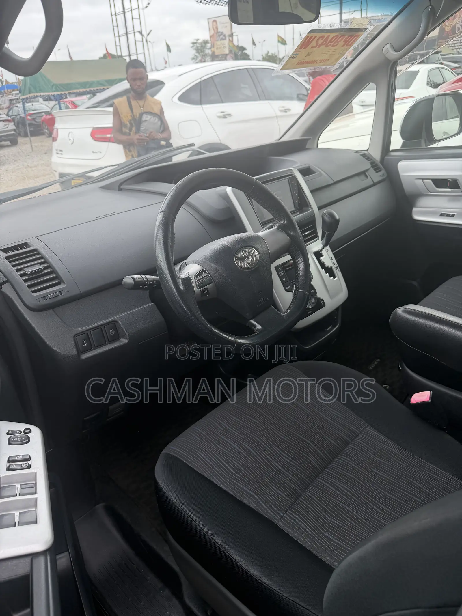 Toyota Voxy 2013 Burgundy