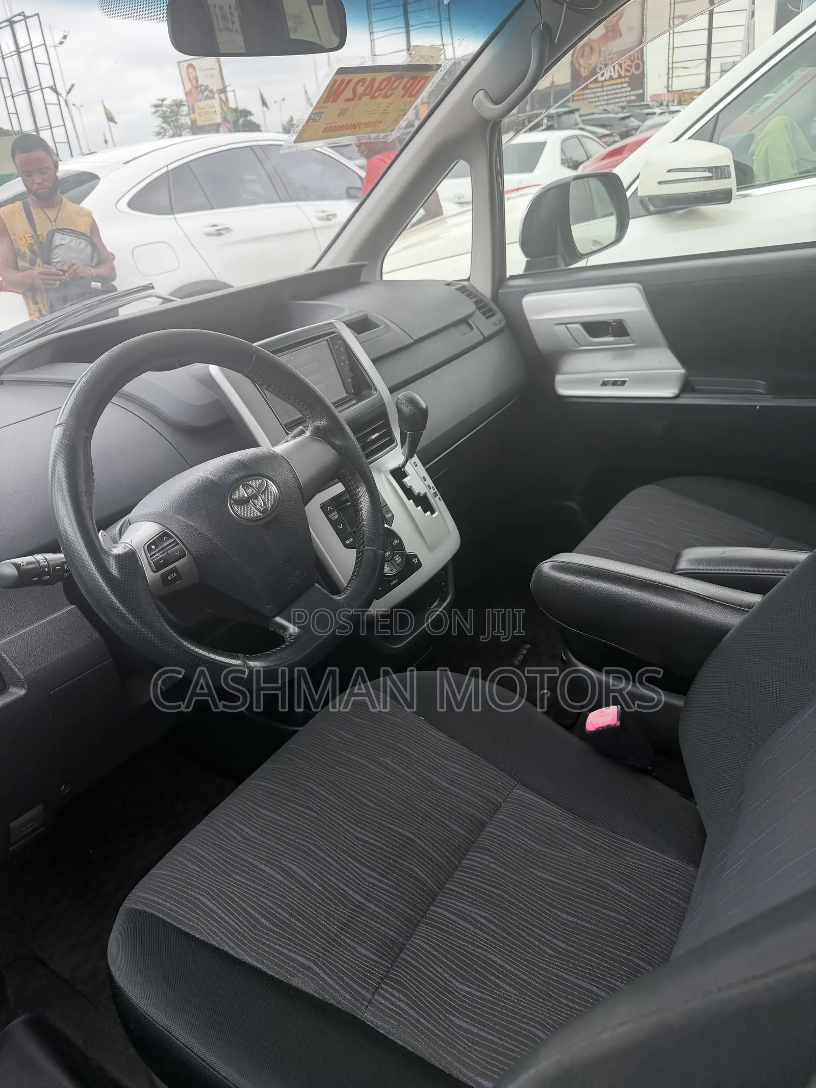Toyota Voxy 2013 Burgundy