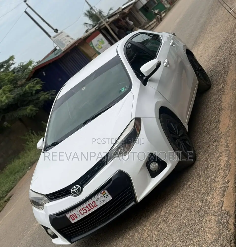 Toyota Corolla 2015 White