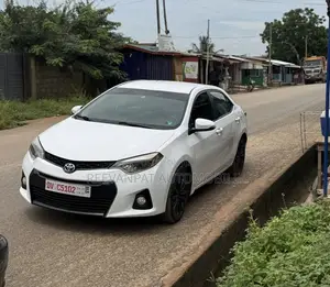 Toyota Corolla 2015 White