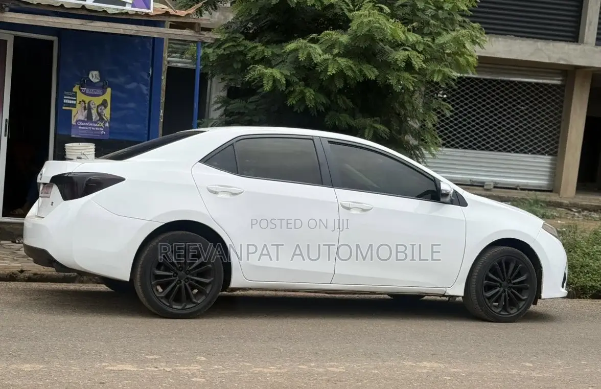 Toyota Corolla 2015 White