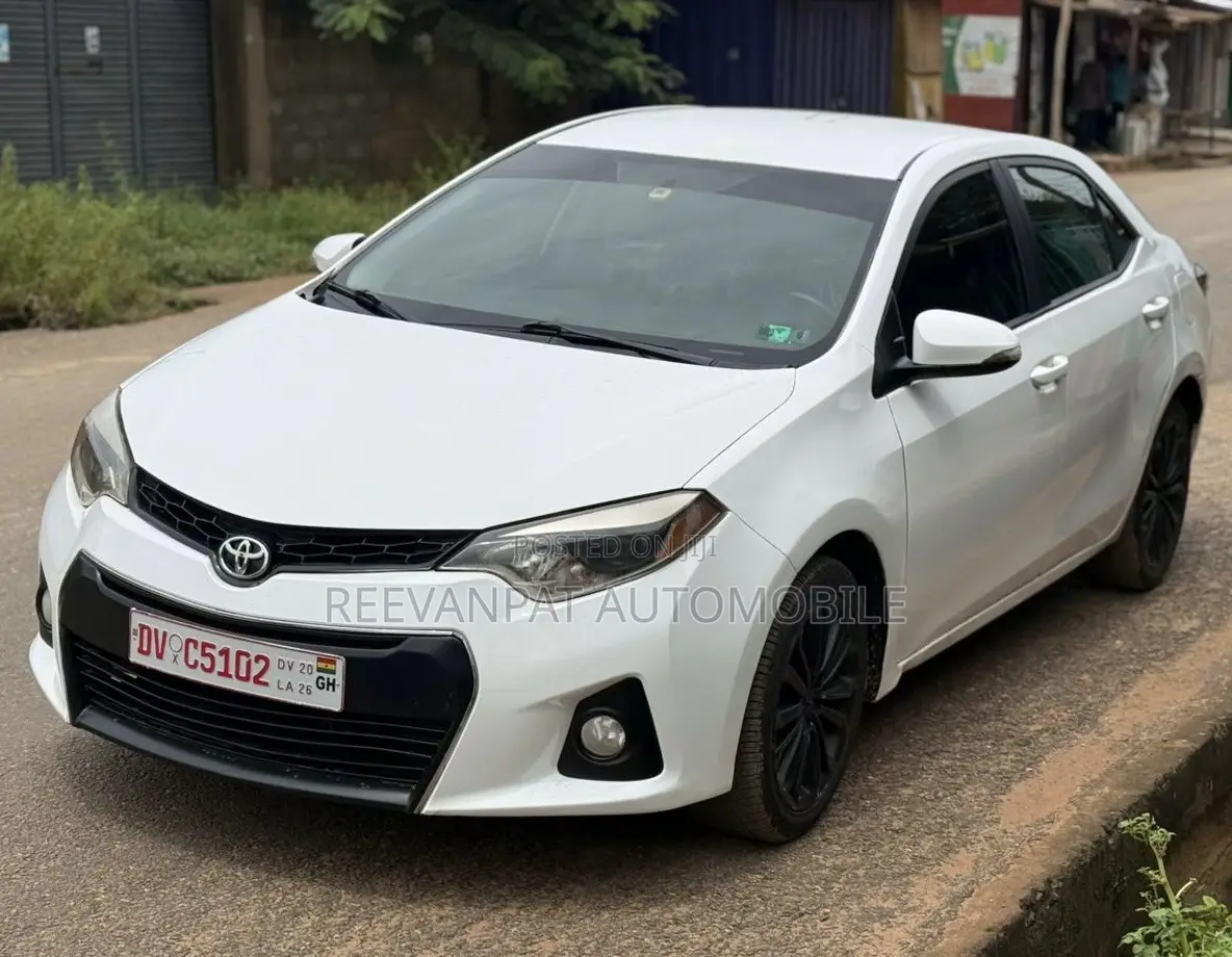 Toyota Corolla 2015 White