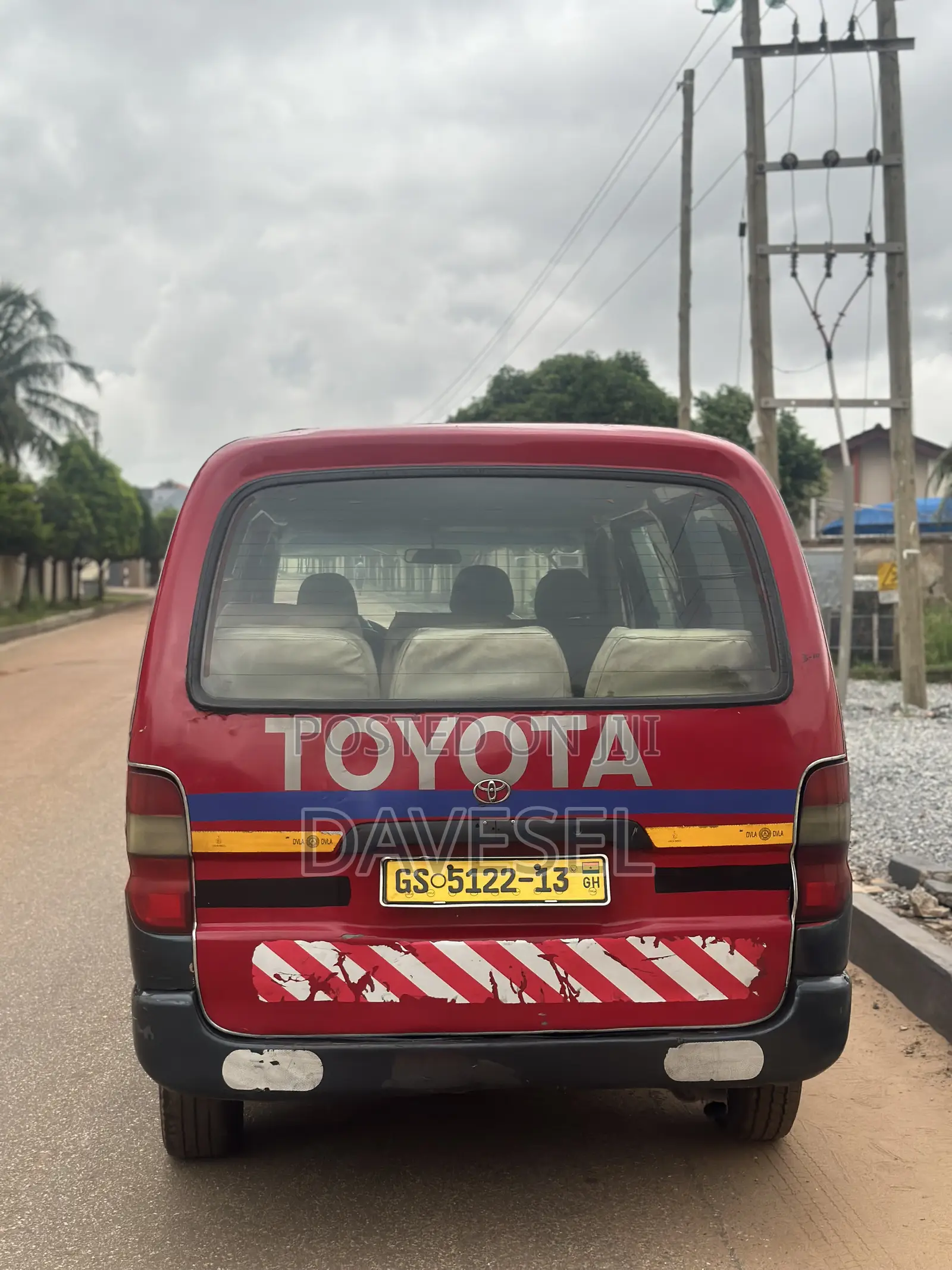 Toyota HiAce 2010 Red
