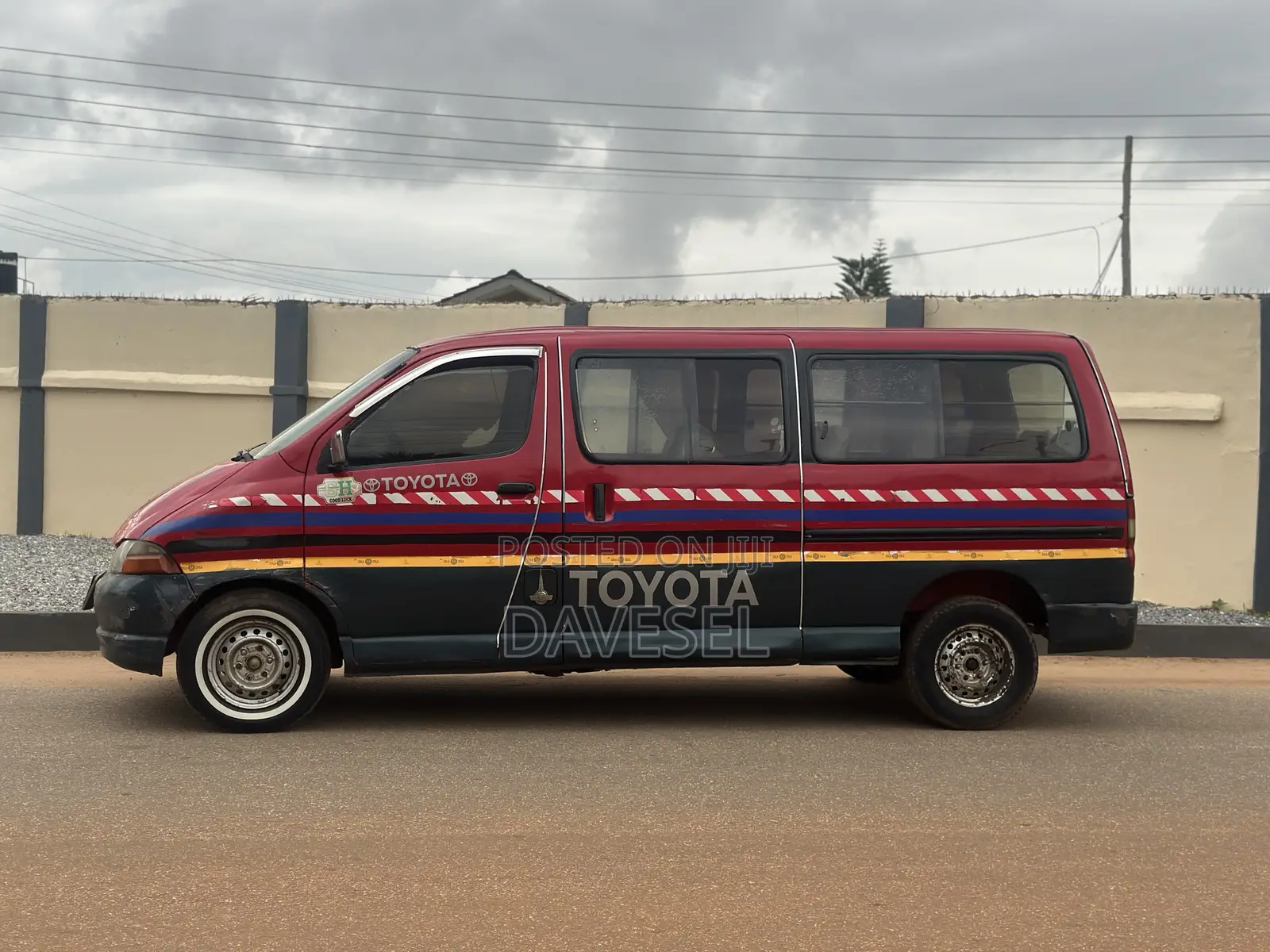 Toyota HiAce 2010 Red