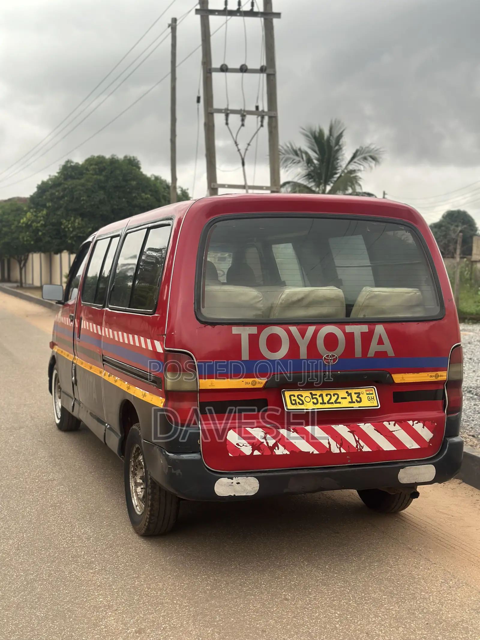 Toyota HiAce 2010 Red