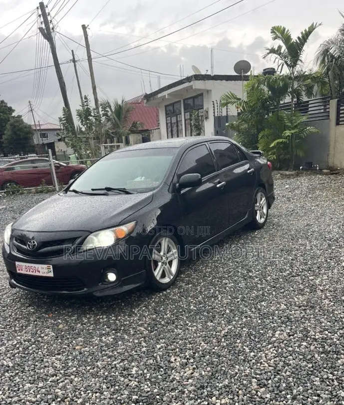 Toyota Corolla 2013 Black