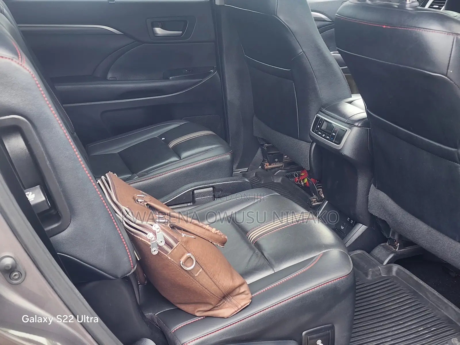Toyota Highlander SE 2019 Silver