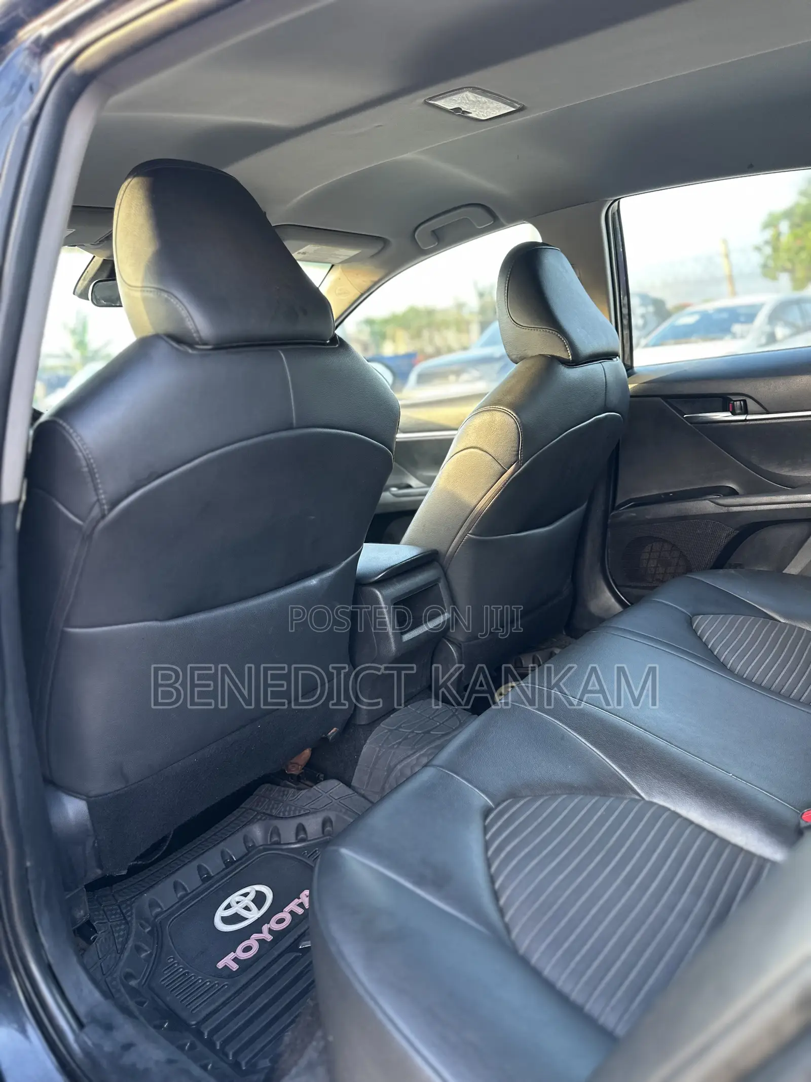 Toyota Camry SE FWD (2.5L 4cyl 8AM) 2018 Black