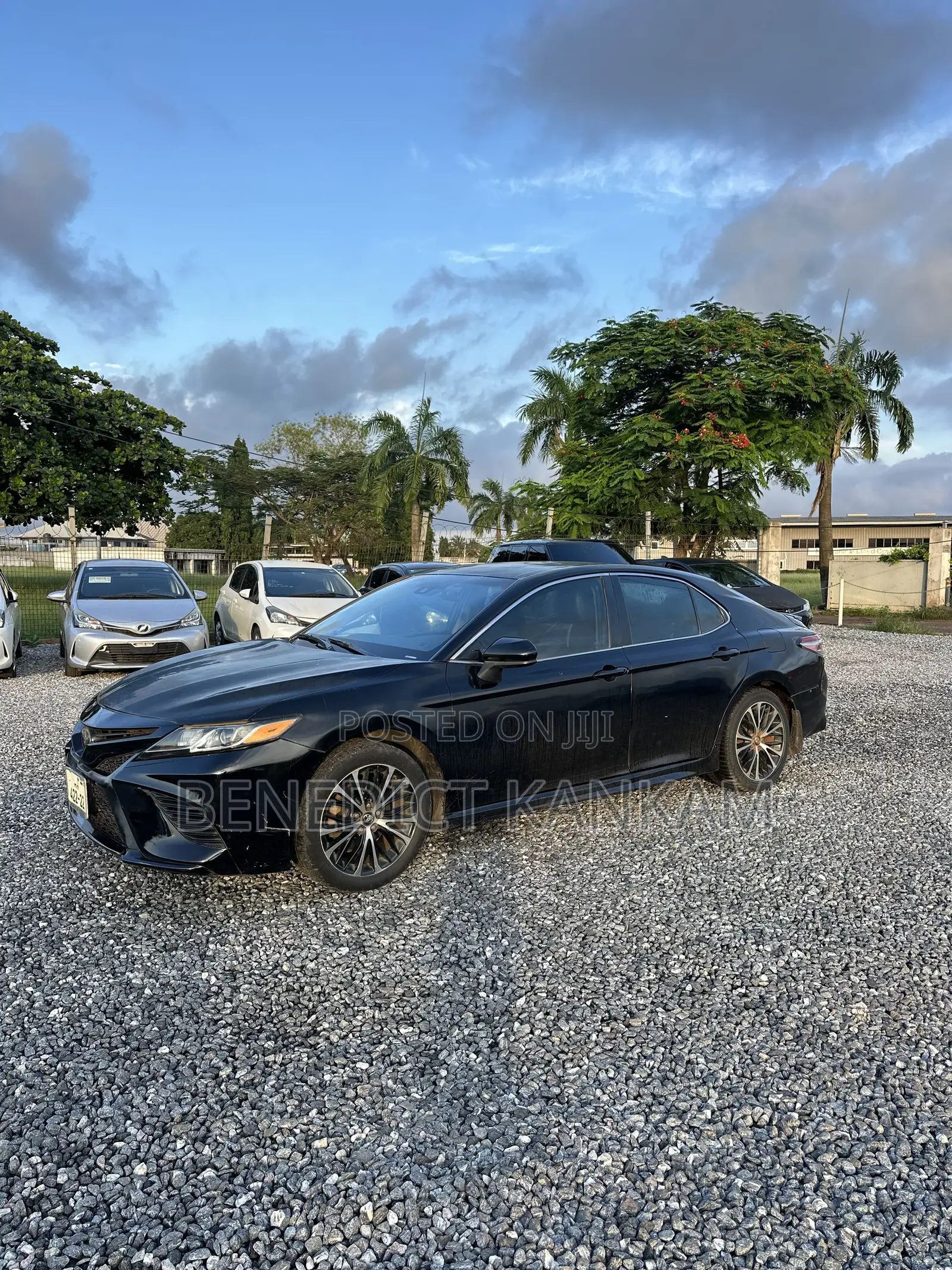Toyota Camry SE FWD (2.5L 4cyl 8AM) 2018 Black