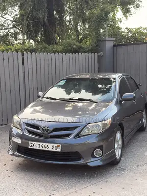 Toyota Corolla S 5-Speed 2013 Gray
