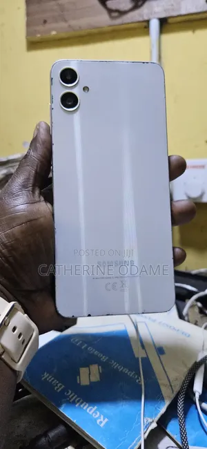 Samsung Galaxy A05 64 GB Silver