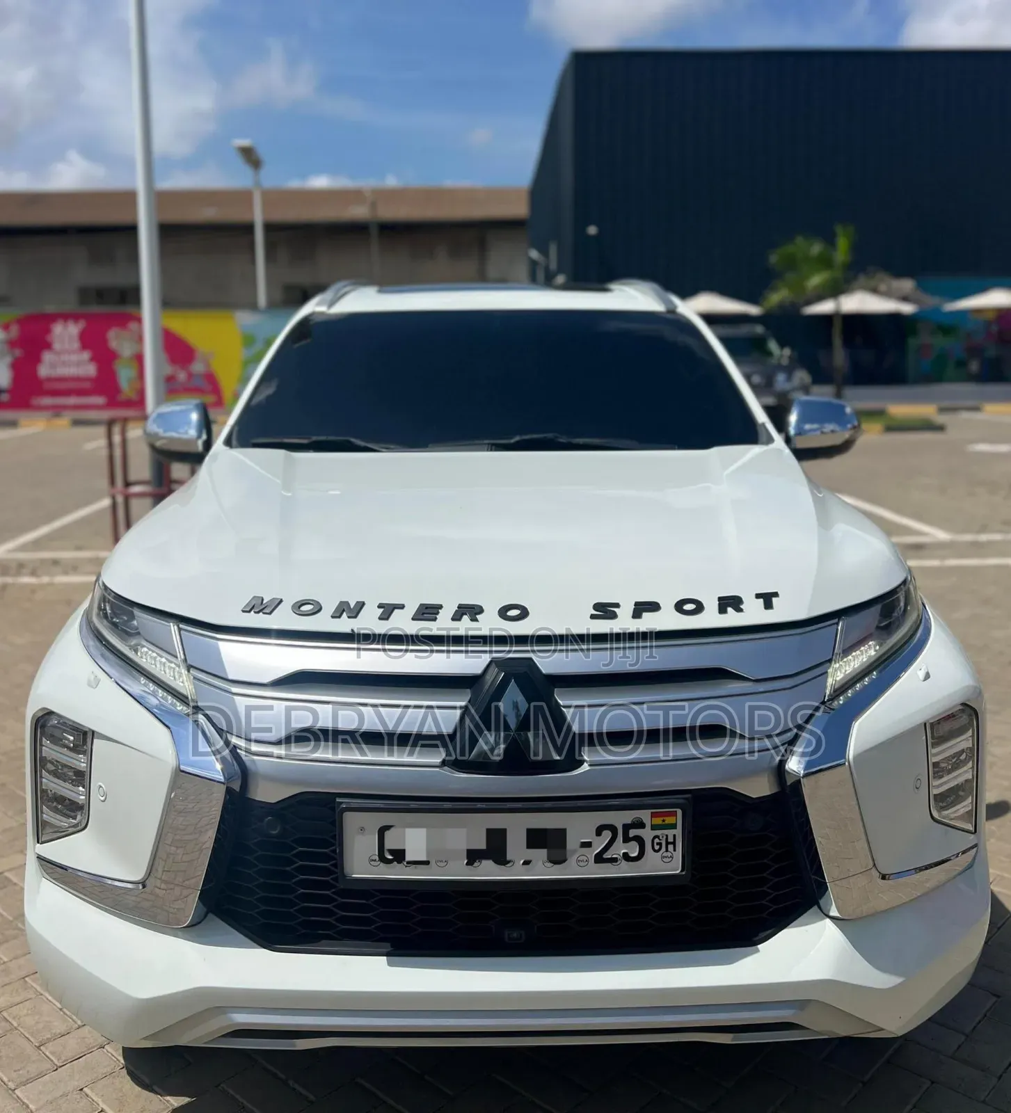 Mitsubishi Montero Sport 2025 White
