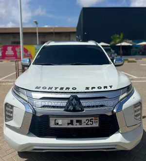 Mitsubishi Montero Sport 2025 White
