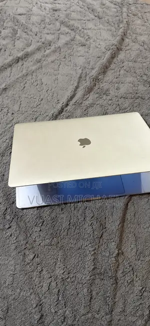 Laptop Apple MacBook Pro 2017 16GB Intel Core i7 SSHD+SSD 16 GB
