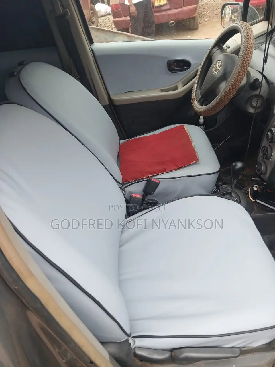 Toyota Vitz 1.0 FWD 5dr 2012 Gray