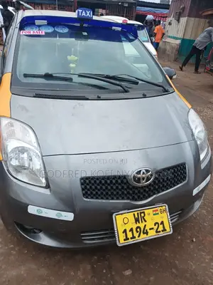 Toyota Vitz 1.0 FWD 5dr 2012 Gray