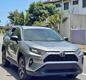 Toyota RAV4 2021 Silver
