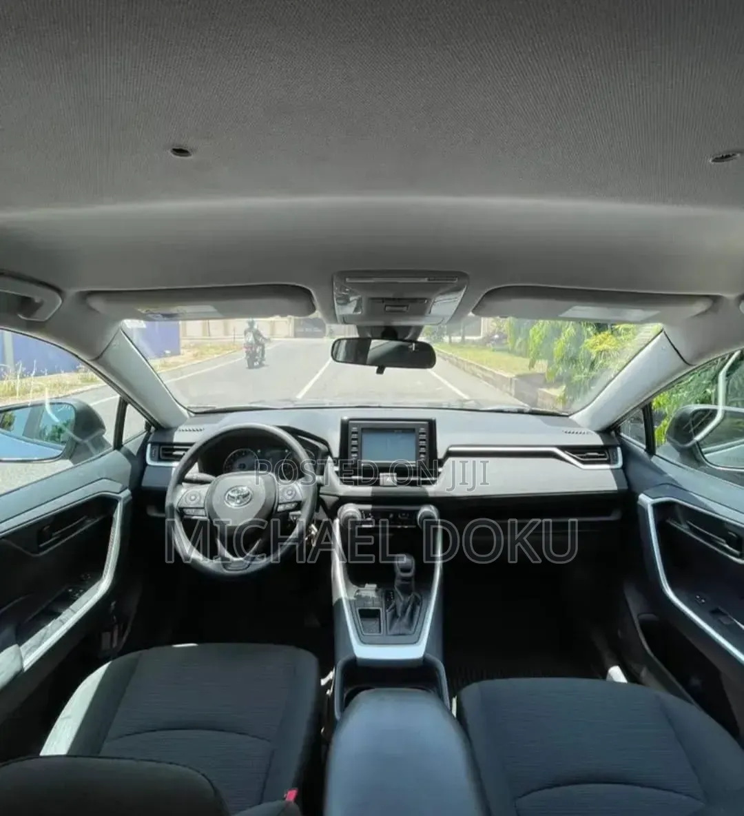Toyota RAV4 2021 Silver