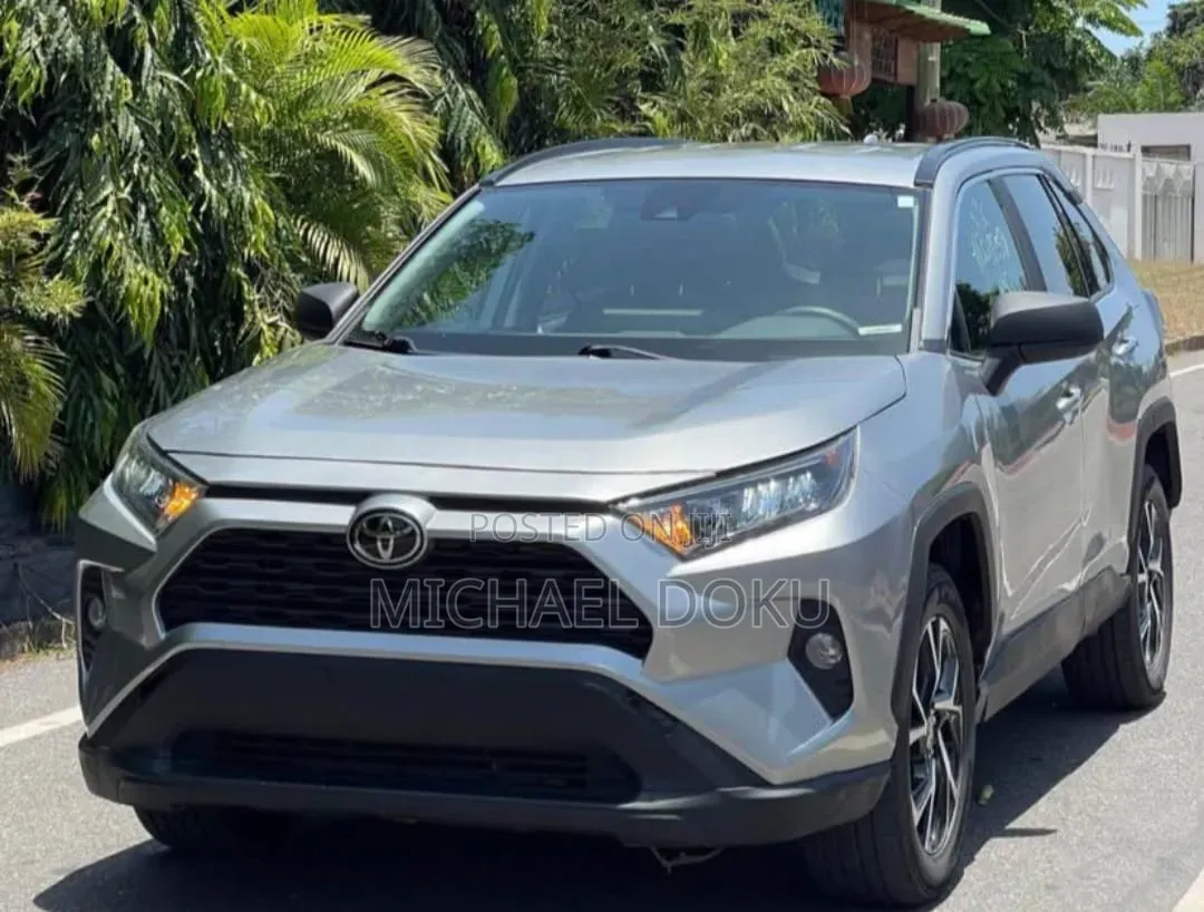 Toyota RAV4 2021 Silver