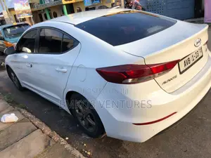 Hyundai Elantra 2018 White