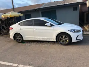 Hyundai Elantra 2018 White