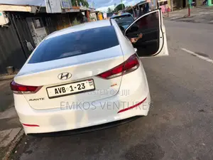 Hyundai Elantra 2018 White