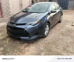 Toyota Corolla LE Eco (1.8L 4cyl 2A) 2018 Gray