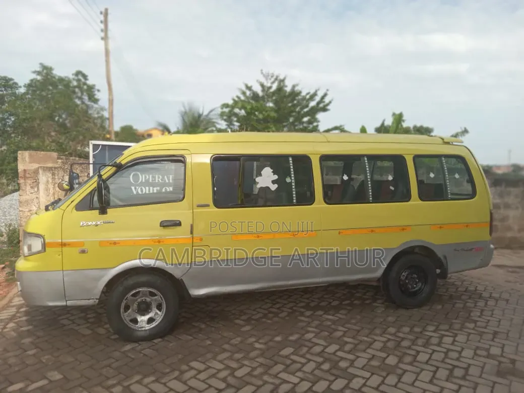Kia Pregio 2000 Yellow