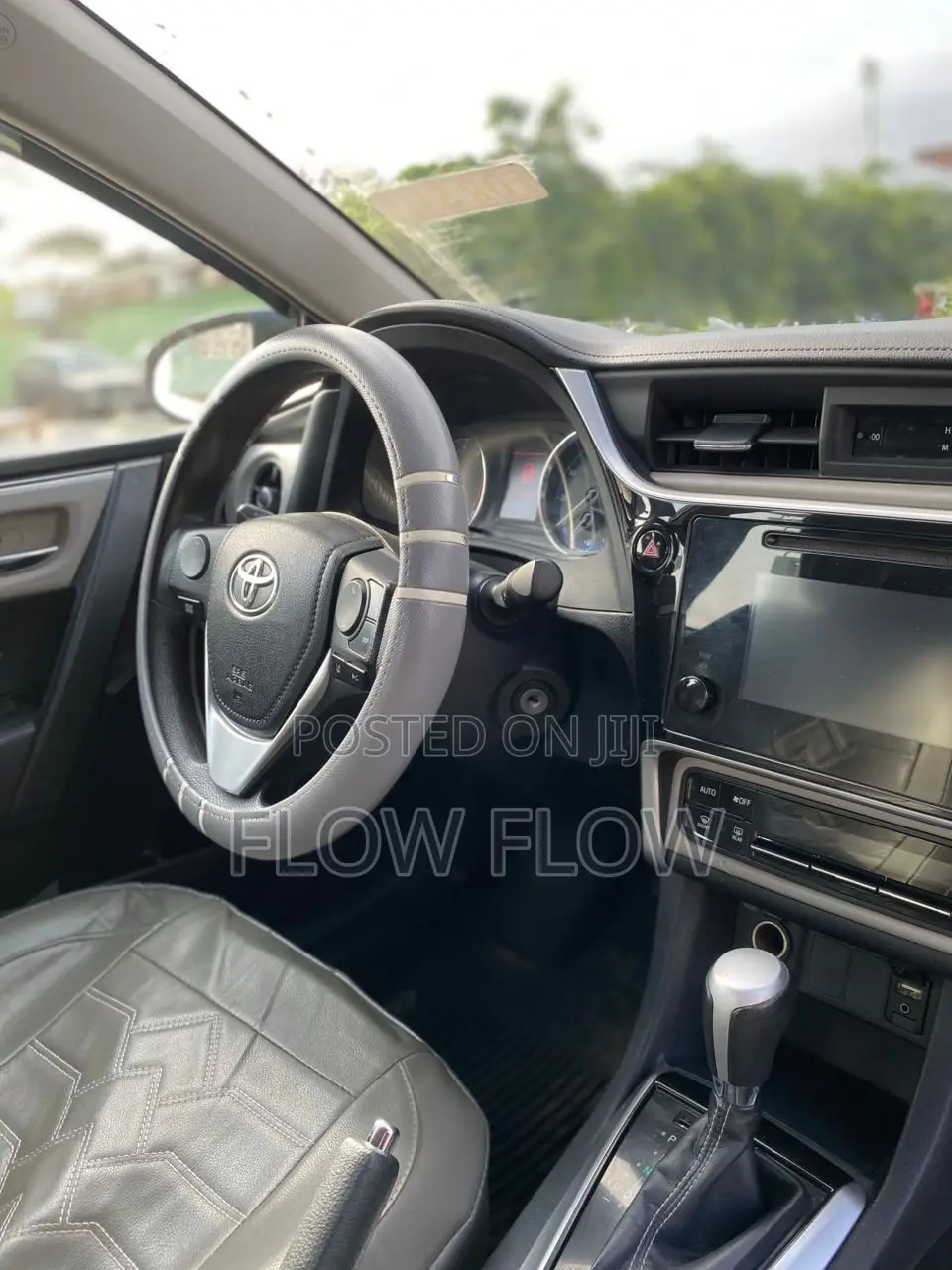 Toyota Corolla L (1.8L 4cyl 2A) 2019 Gray