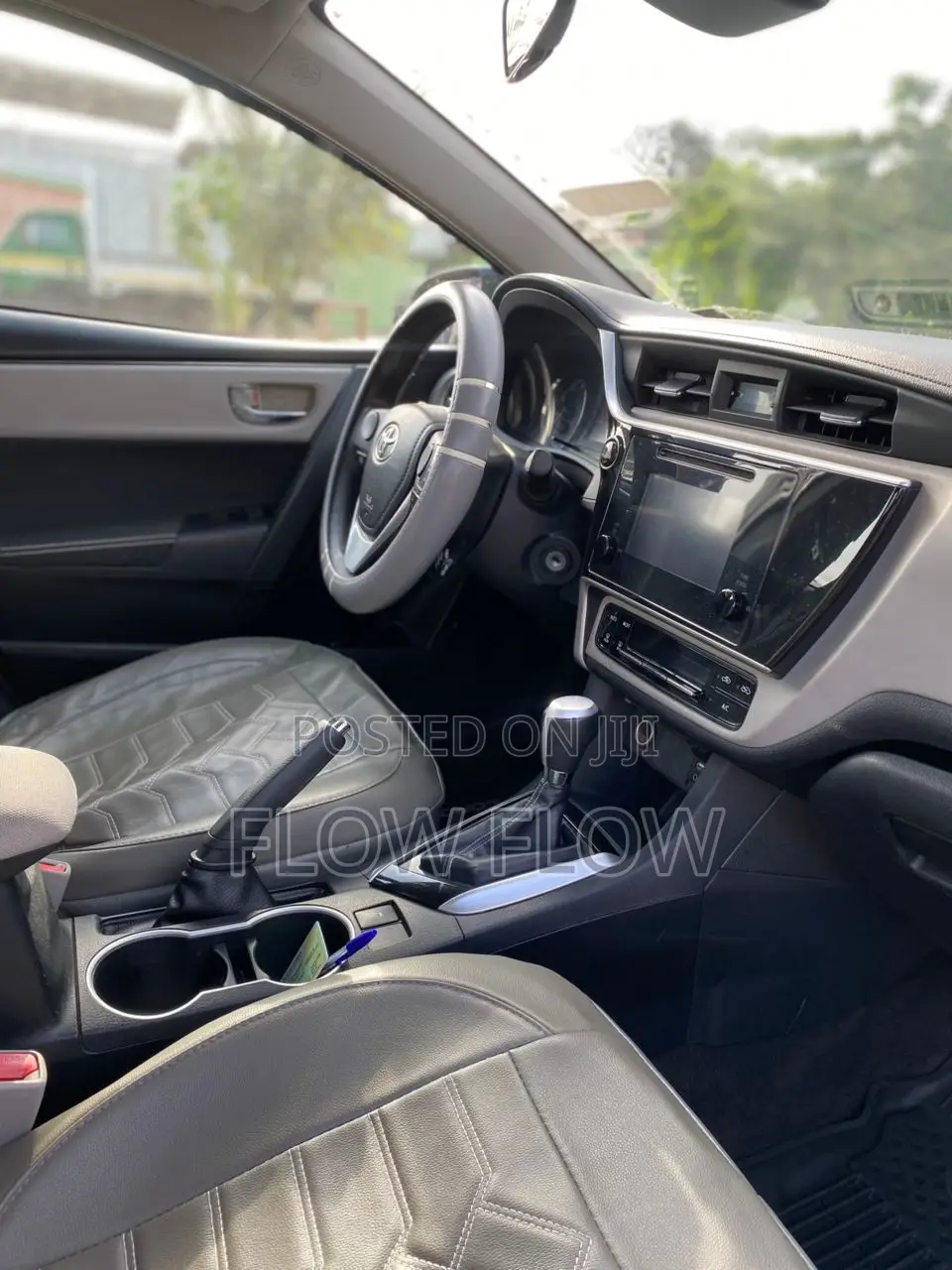 Toyota Corolla L (1.8L 4cyl 2A) 2019 Gray
