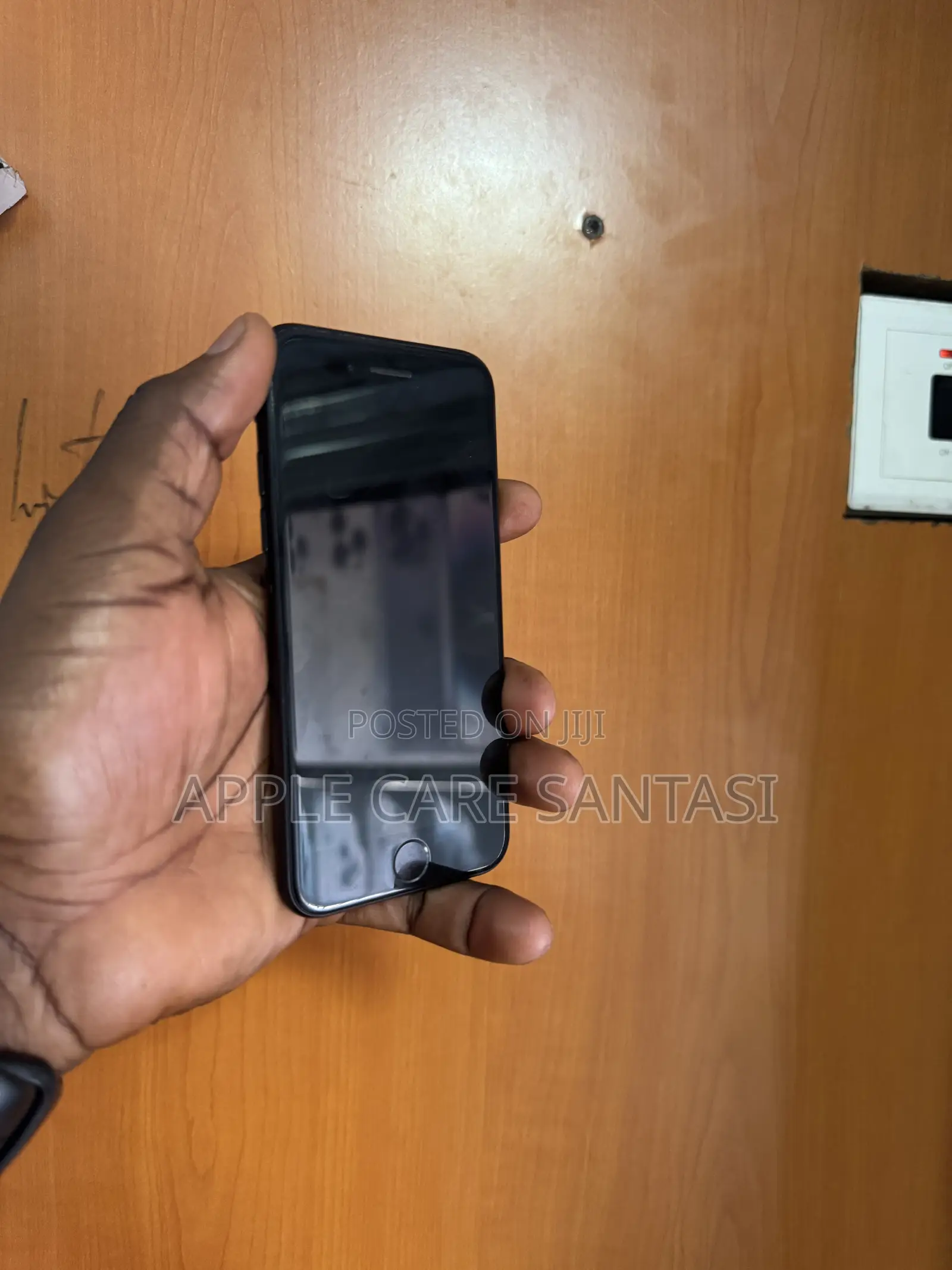 Apple iPhone SE (2020) 64 GB Black