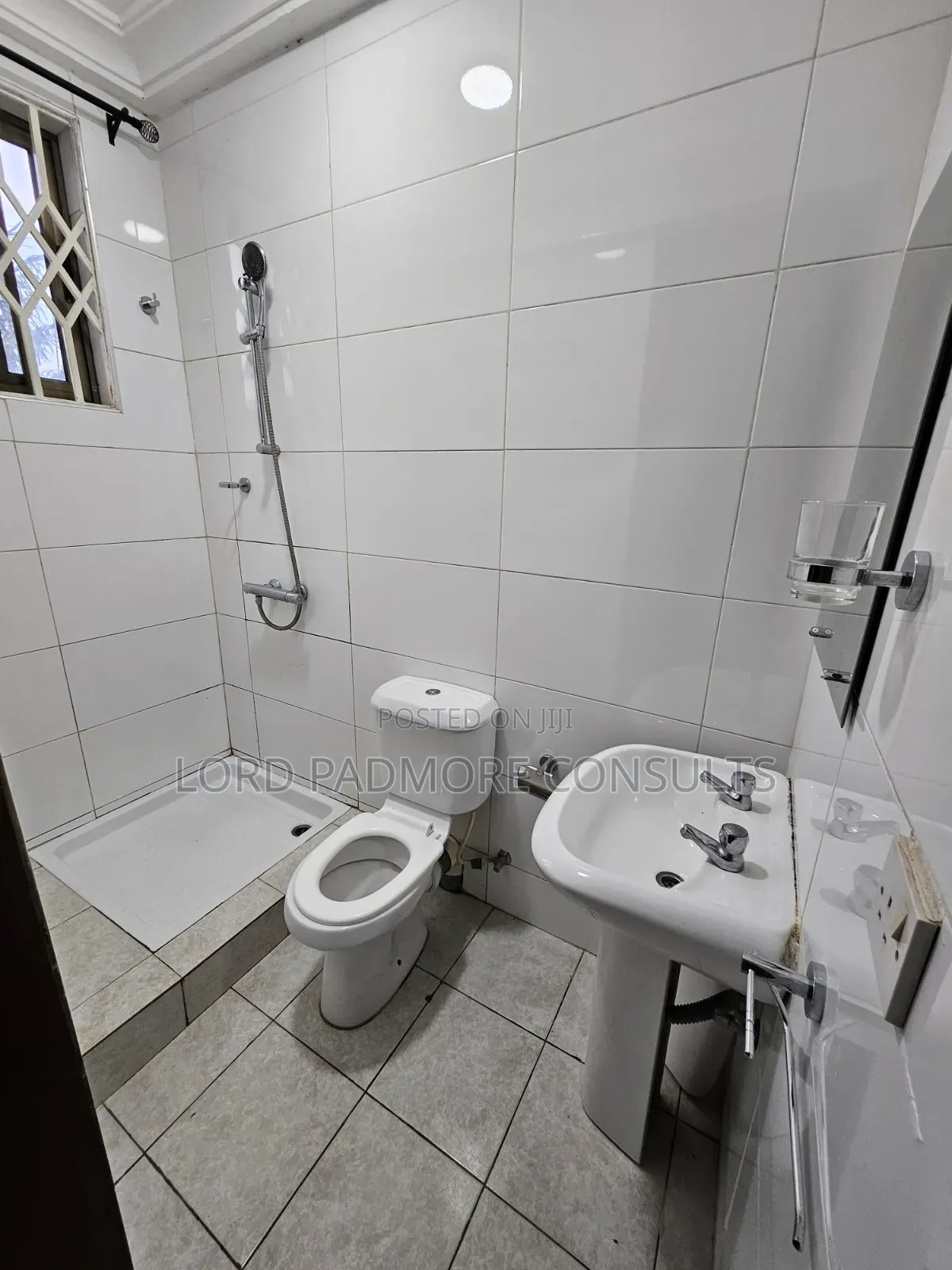 1bdrm Apartment in Adentan-Aviation, Housing Down for rent