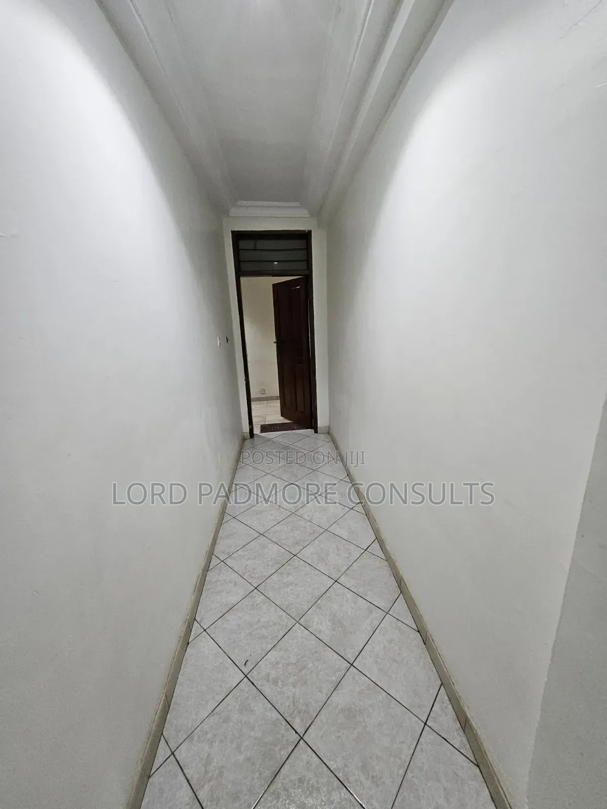 1bdrm Apartment in Adentan-Aviation, Housing Down for rent