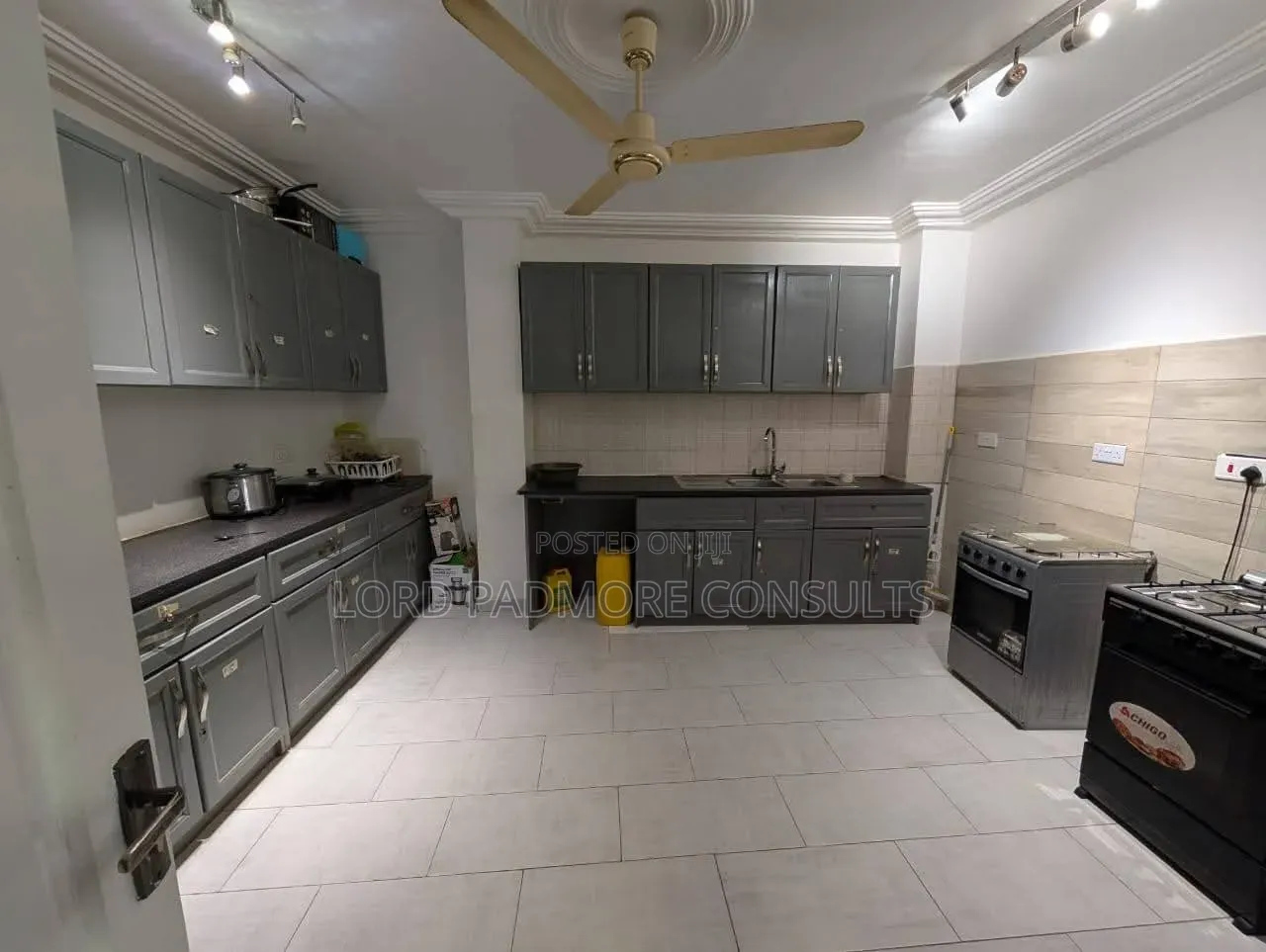 1bdrm Apartment in Adentan-Aviation, Housing Down for rent