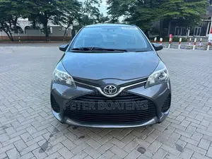 Toyota Yaris LE Hatchback 5dr 2017 Gray