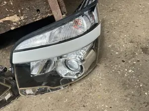 Toyota Voxy Herd Light 2010 Original