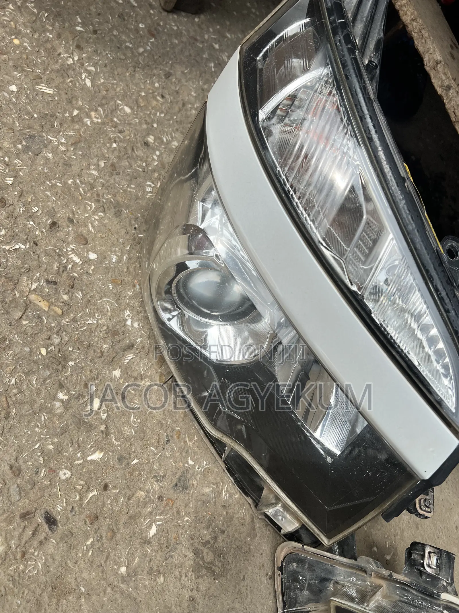 Toyota Voxy Herd Light 2010 Original