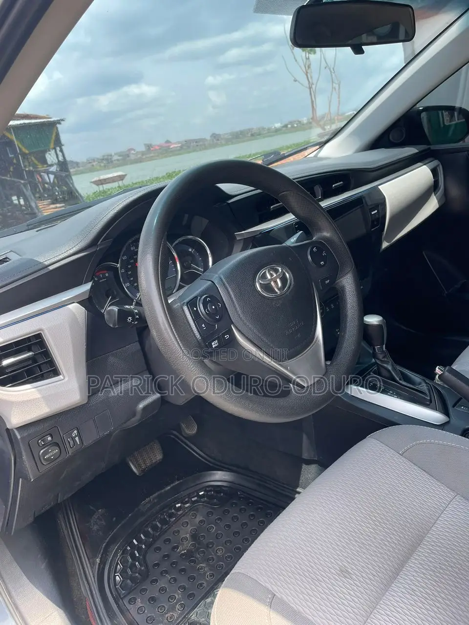Toyota Corolla LE 4dr Sedan (1.8L 4cyl CVT) 2016 Gray