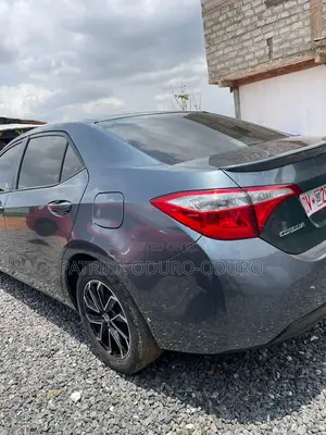 Toyota Corolla LE 4dr Sedan (1.8L 4cyl CVT) 2016 Gray