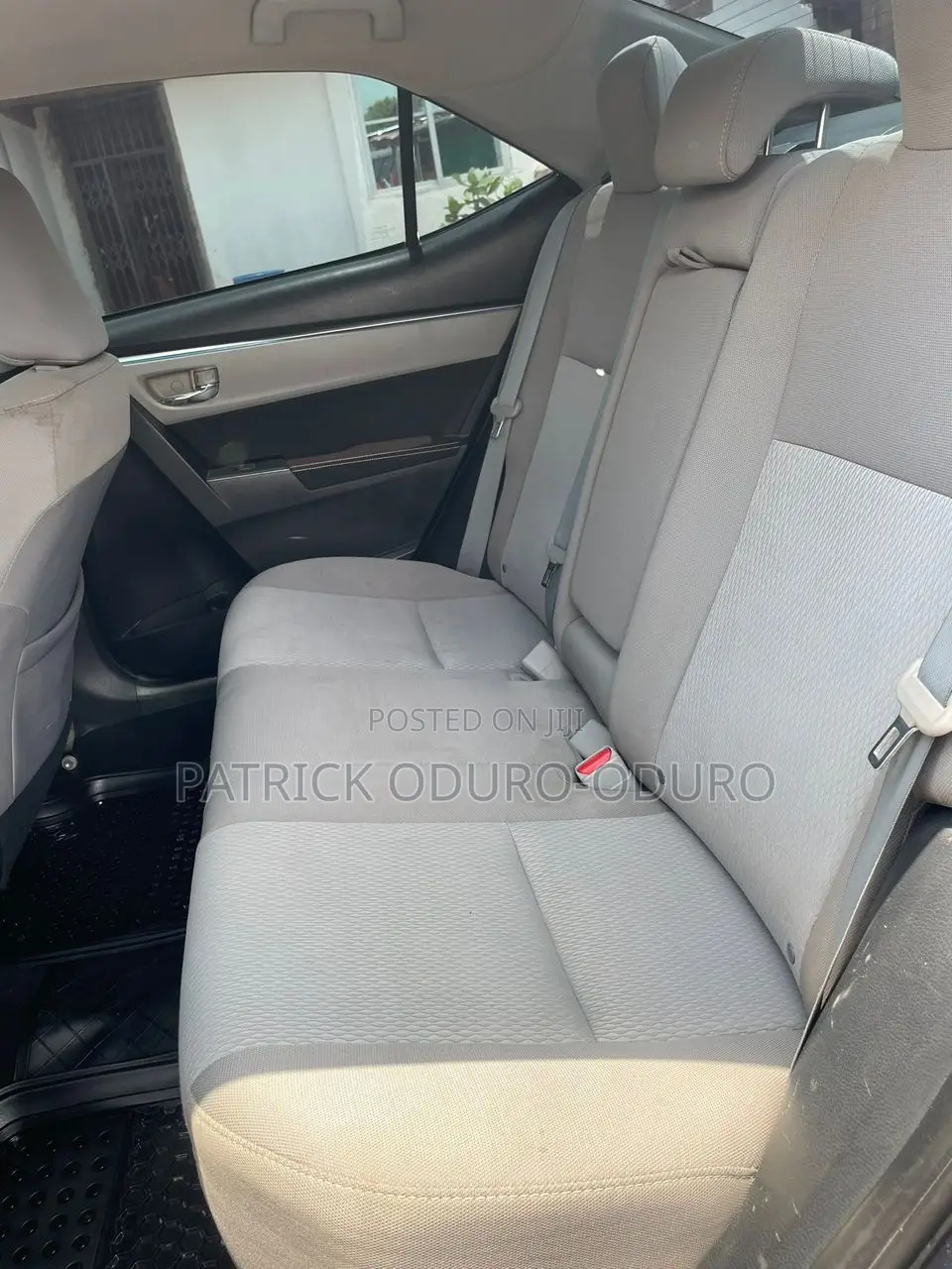 Toyota Corolla LE 4dr Sedan (1.8L 4cyl CVT) 2016 Gray