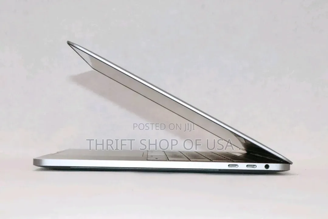 Laptop Apple MacBook Pro 2017 8GB Intel Core i5 SSD 512GB