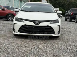 Toyota Corolla LE 2020 White