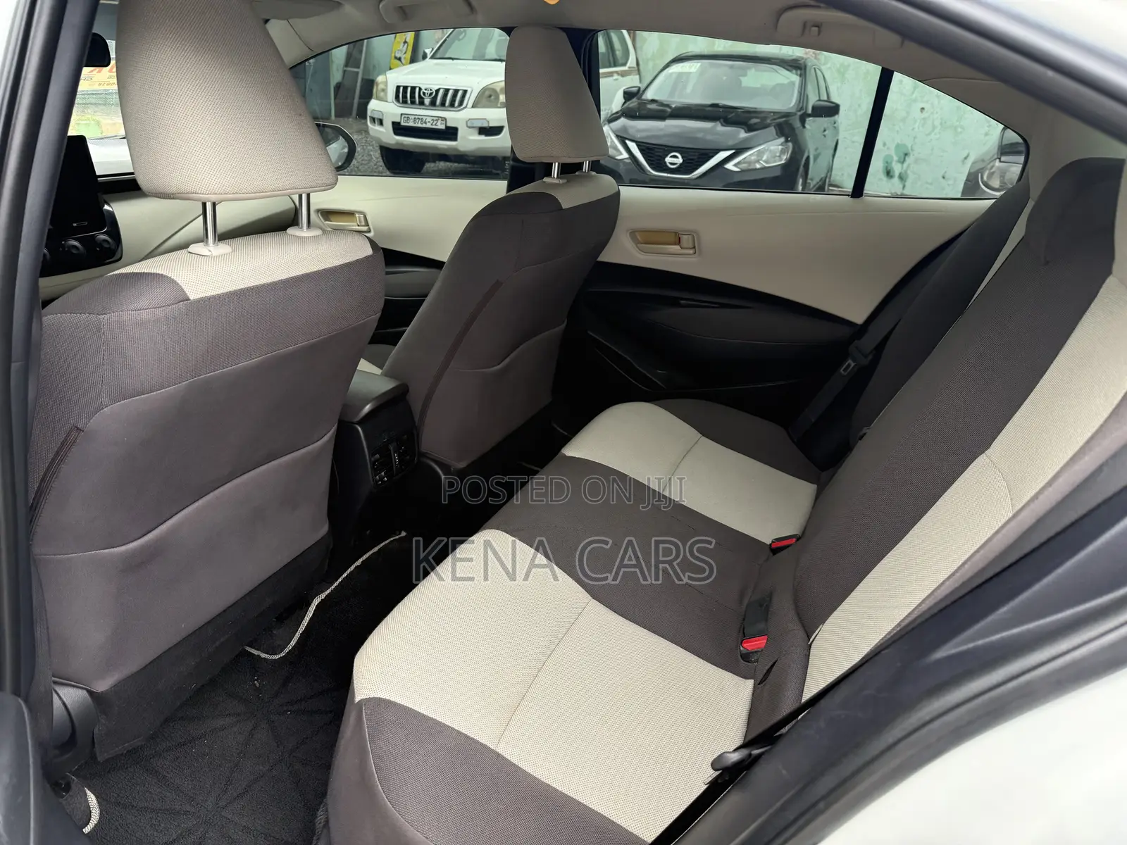 Toyota Corolla LE 2020 White