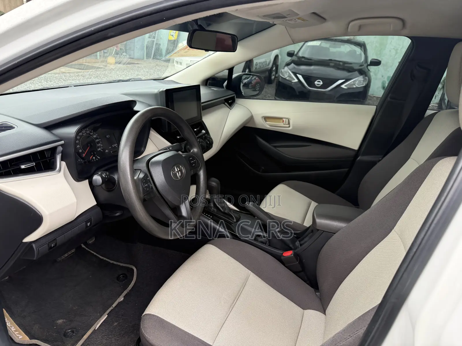 Toyota Corolla LE 2020 White