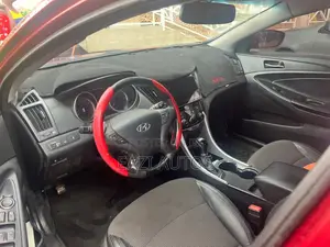 Hyundai Sonata Limited Sedan FWD (2.4L 4cyl 6A) 2013 Red