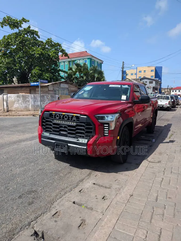 Toyota Tundra 2023 Red